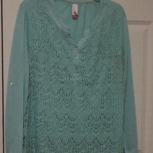 No Boundaries blouse, sleeves can be worn two different ways Juniors XXL(19)
